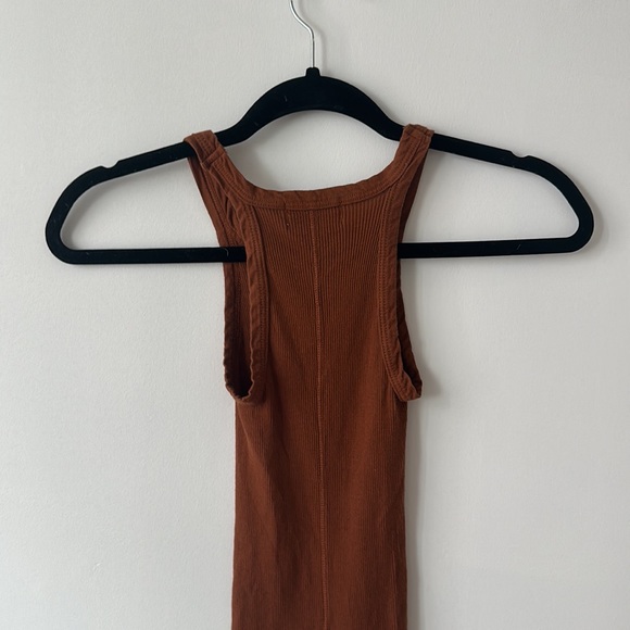 Aritzia Ribbed Tank - Picture 4 of 4
